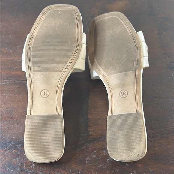 a new day Cream Sandals with Elegant Rhinestone Detail Sz 9.5 - Picture 10 of 11